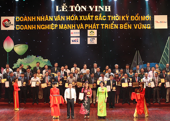 SAVICO nhận giải thưởng “Doanh nghiệp mạnh và phát triển bền vững 2014”